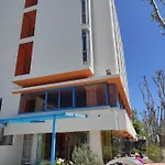 Senior Hotel