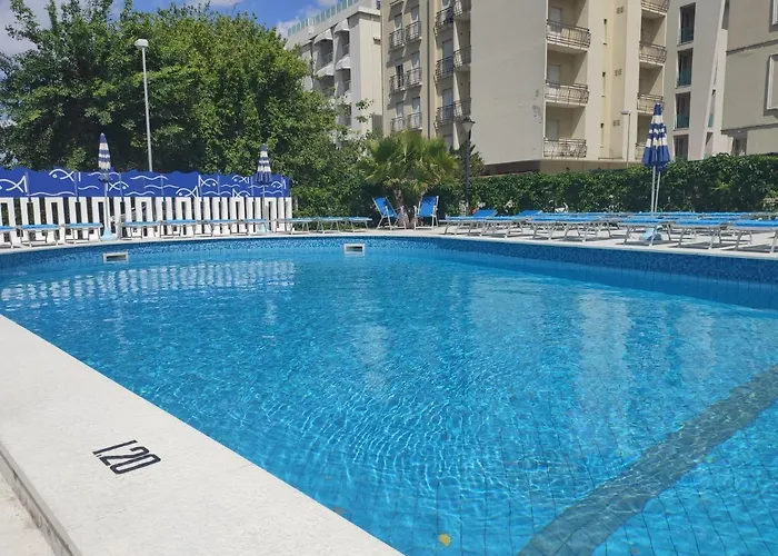 Отель Senior 3*