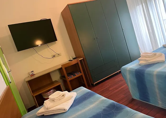 Отель Senior 3*